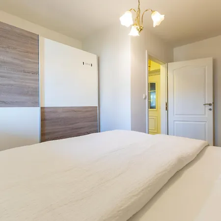 Ema Apartman *