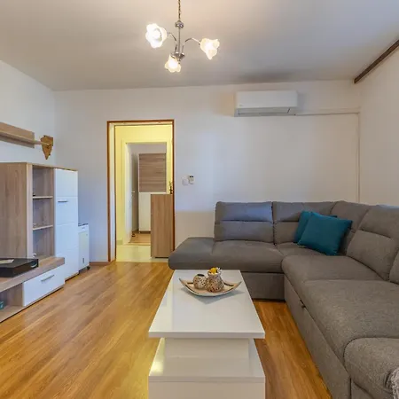 Ema Apartman *